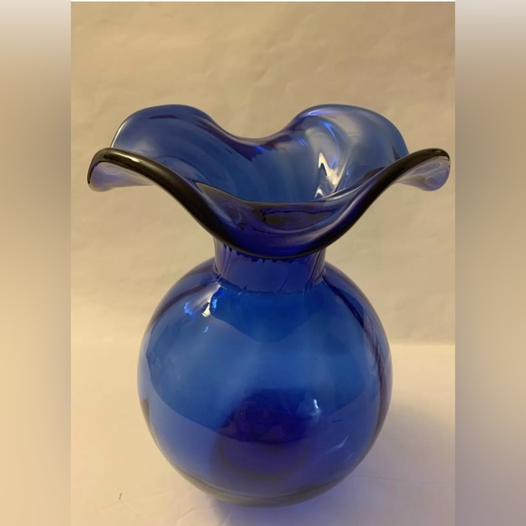 WANDA BLUE GLASS COBALT VASE PORTUGAL 10 IN. Pre owned - Picture 4 of 4